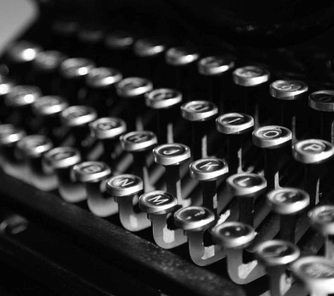 Vintage Typewriter Keys in Black and White - Elegant Abstract Wallpaper