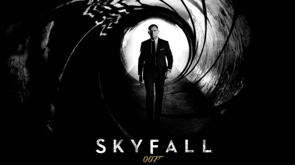 The Suave Spy Returns: Daniel Craig as James Bond in 007 Skyfall - A Captivating QHD Movie Poster Wallpaper
