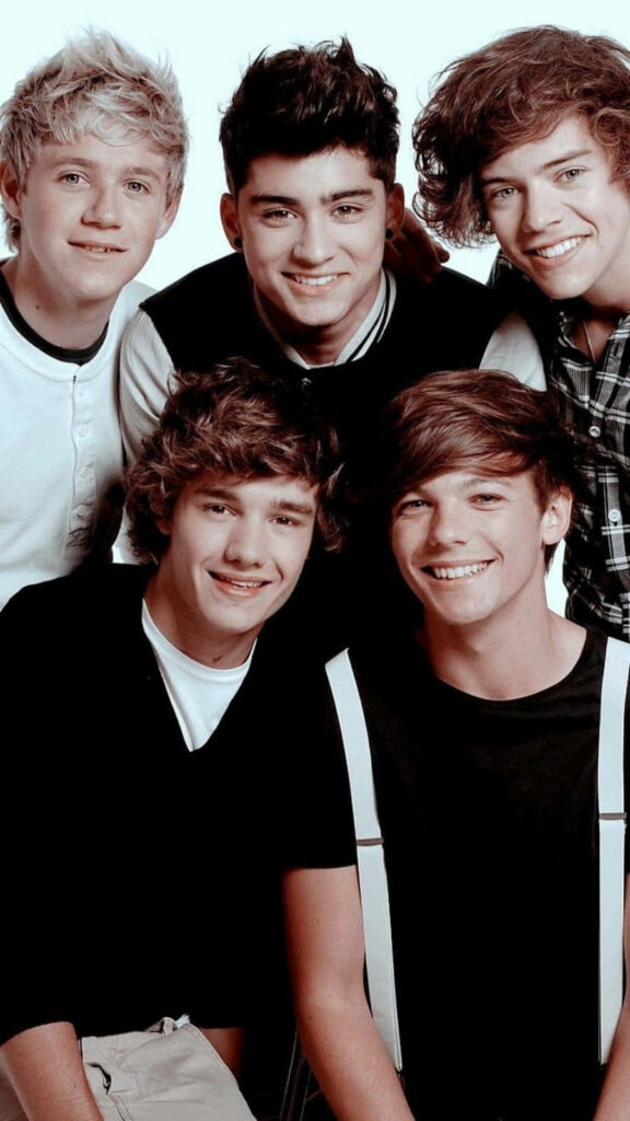 1D Delights: A Charming iPhone Wallpaper Showcasing the Beckoning Pop Stars on a Clean Canvas