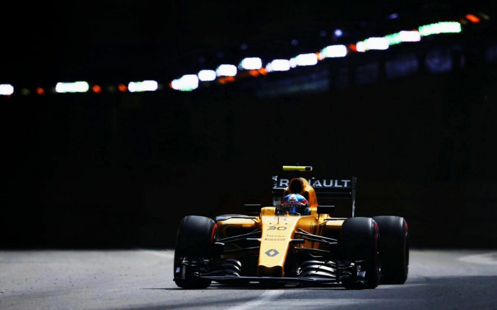 High-Speed Renault F1 Racing Wallpaper - 1680x1050 Motorsports