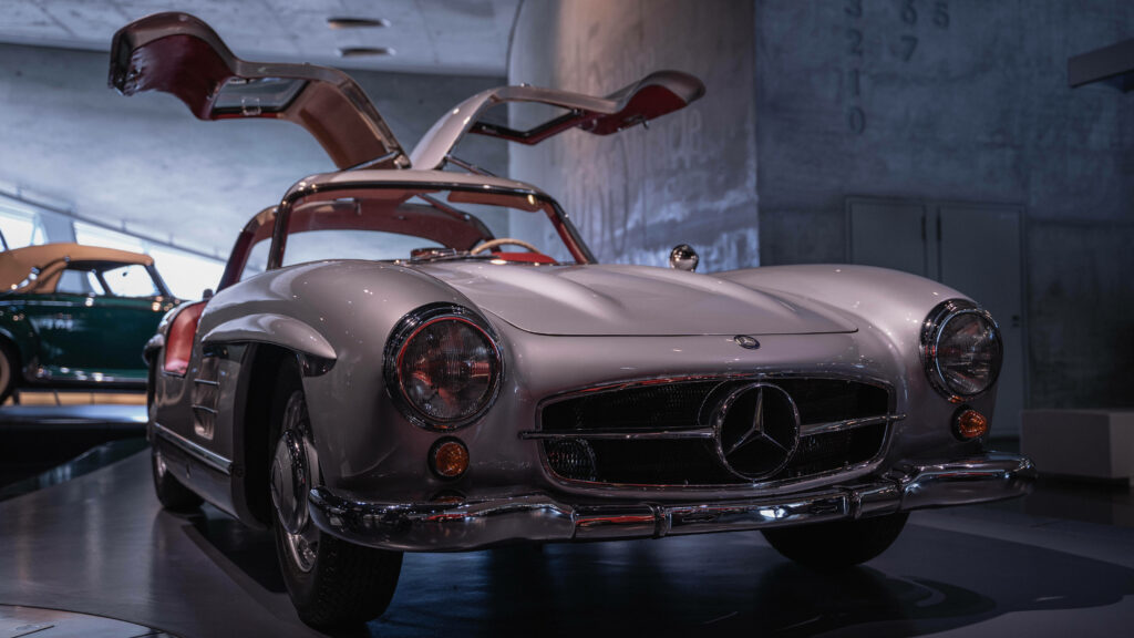 Stunning 1954 Mercedes-Benz 300 SL Wallpaper with Gullwing Doors