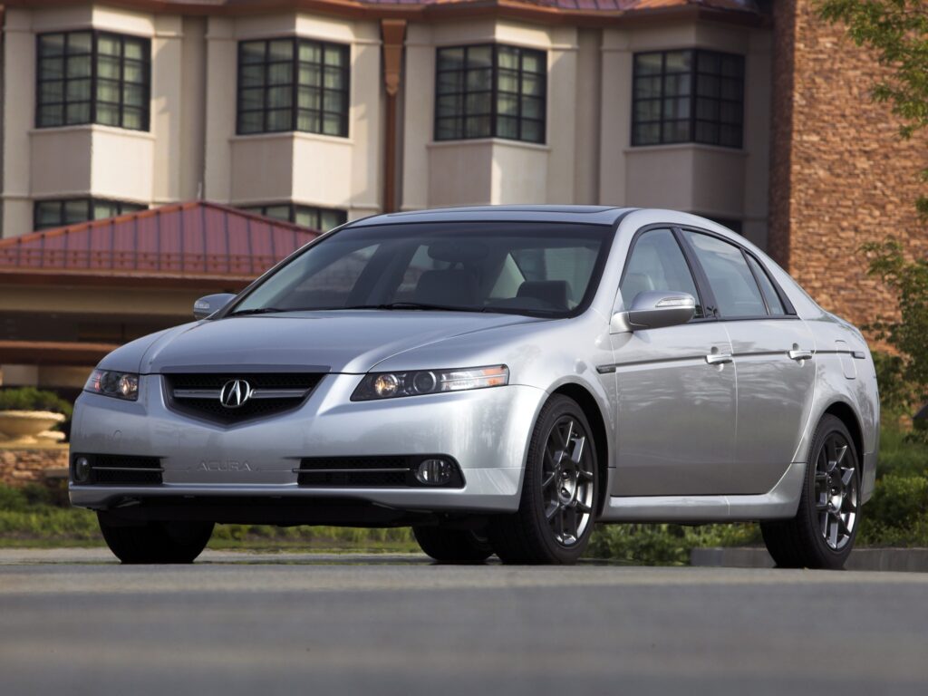 2007 Acura TL Silver Wallpaper: Urban Elegance & Modern Backdrop