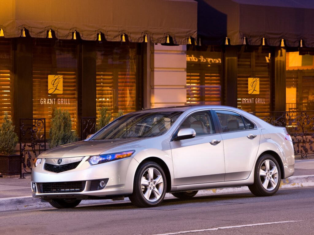 2008 Acura TSX in Sleek Silver - Urban Side View Wallpaper