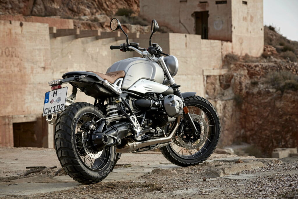 BMX Bliss: Stunning 2016 BMW Bike showcased in QHD Wallpaper Background