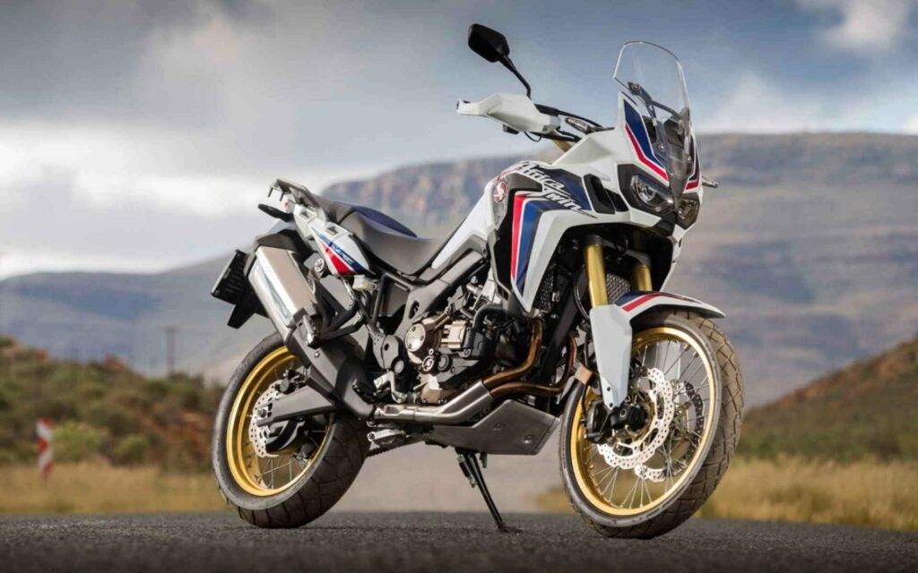 Cruising Through the Scenic Road: A 2016 Honda Bike Adventure in HD Wallpaper Background