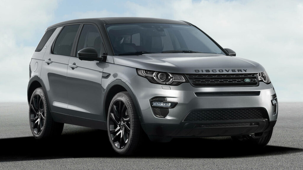 2016 Silver Land Rover Discovery Wallpaper: Sleek Auto Design