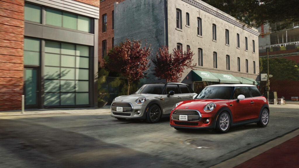 Urban Wallpaper: 2019 Mini Cooper Oxford Edition in Motion