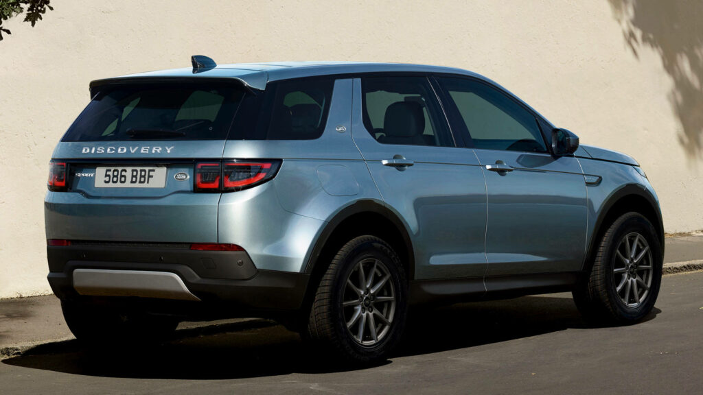 2020 Land Rover Discovery Wallpaper: Sleek Blue SUV Design