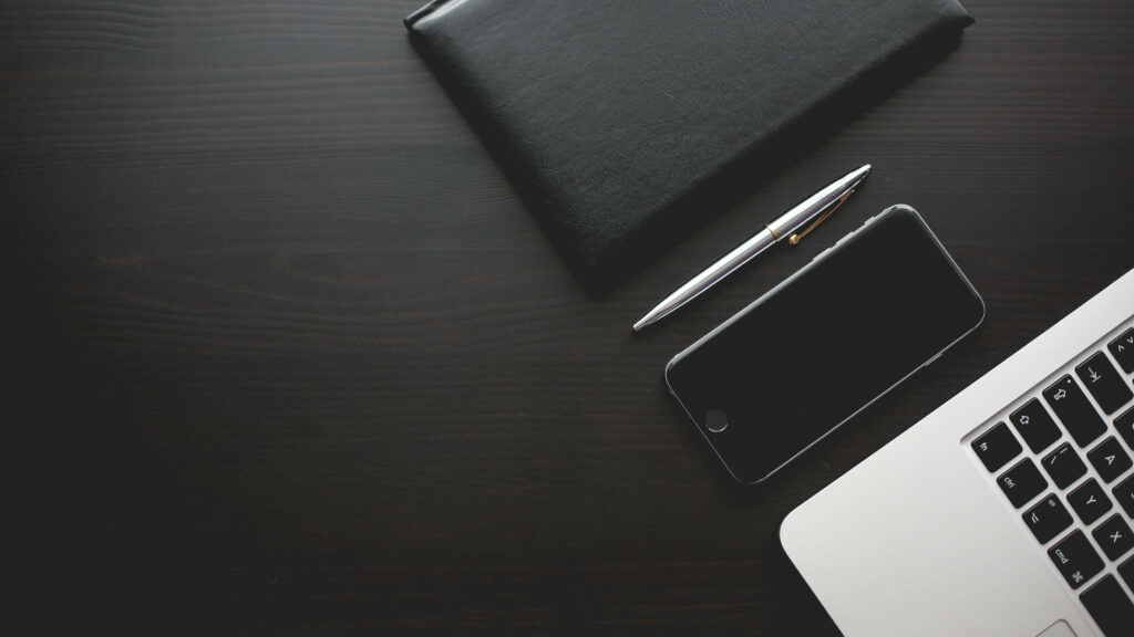 Modern Workspace: Captivating 4K Laptop Background with Sleek Setup Wallpaper
