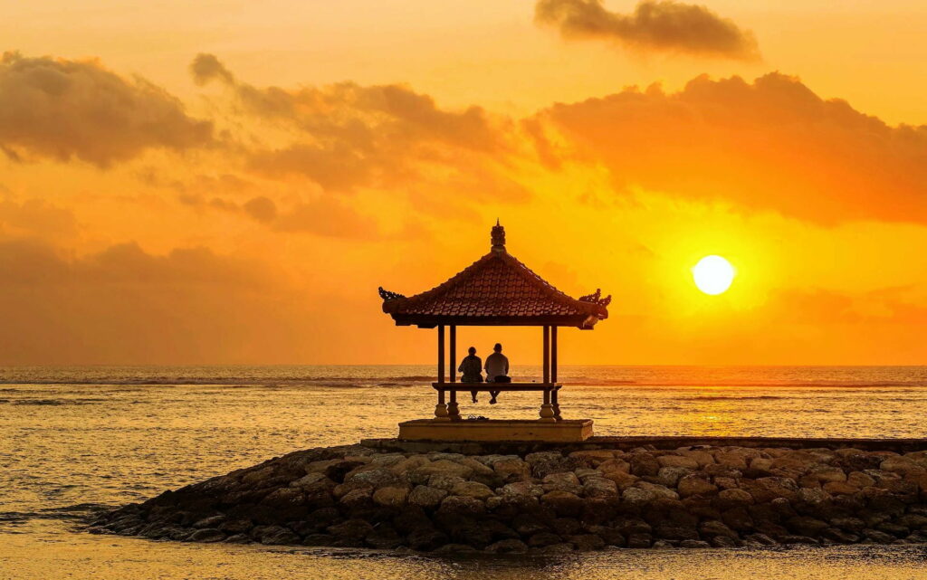 Dreamy Bali: Sunset Serenade in a Tropical Oasis Wallpaper