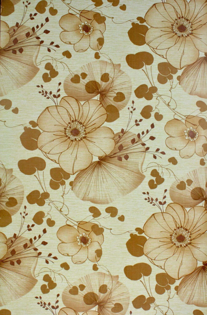 Retro 70s Floral Print Wallpaper - Classic Nostalgic Home Decor
