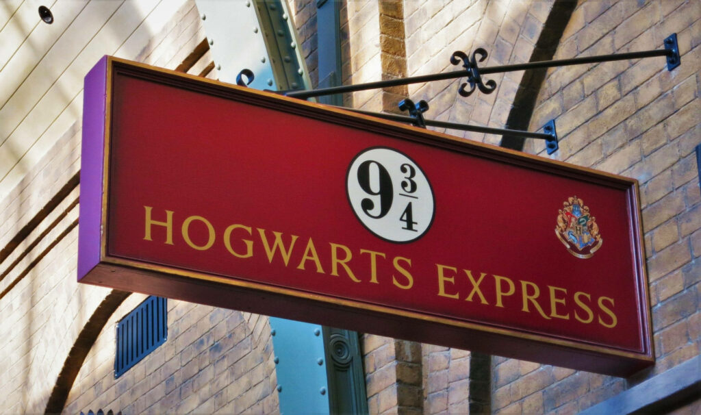 Hogwarts Express 9¾ Platform Wallpaper - Magical Brick Wall Design