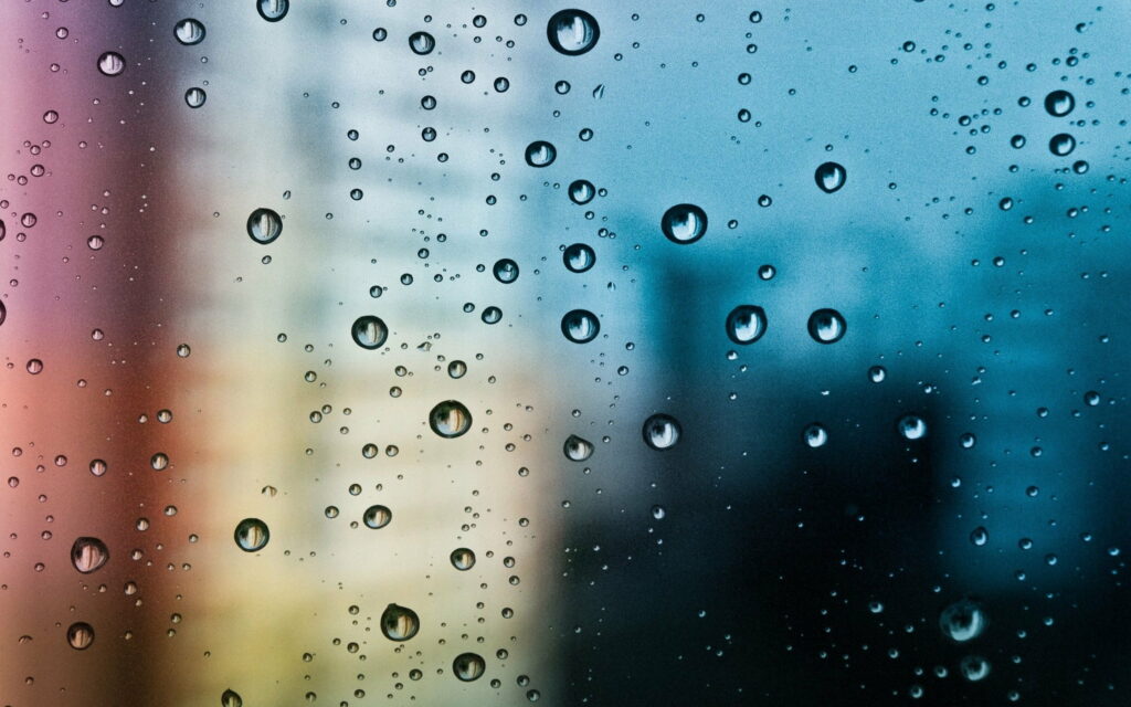 Aqua Elegance: Captivating Water Drops in High Definition Wallpaper
