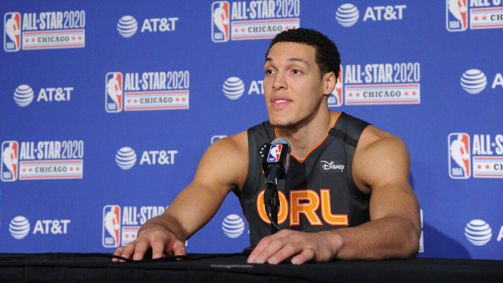 NBA All-Star Aaron Gordon in Orlando Magic jersey speaking at 2020 All-Star Weekend press event Wallpaper