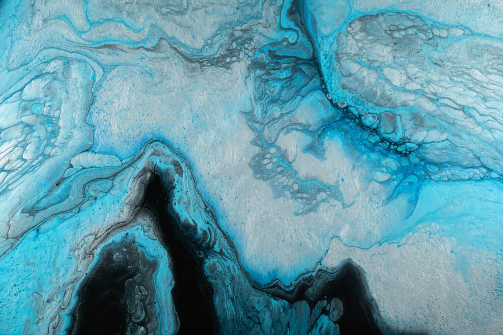 High-Res Abstract Liquid Art Wallpaper in Blue & Black Swirls