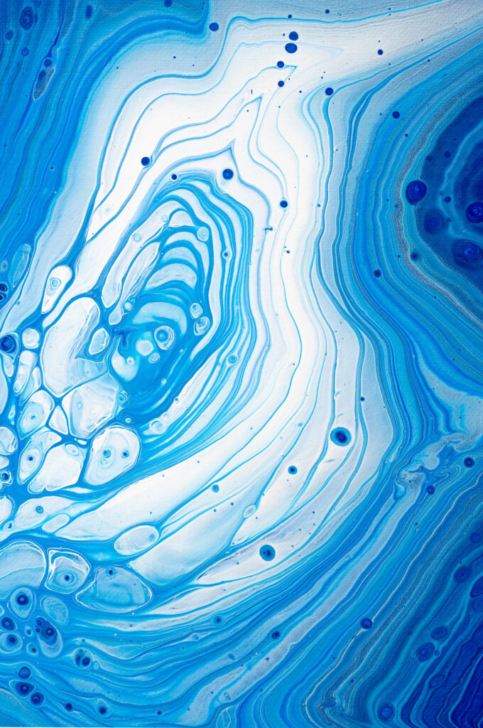 Abstract Blue & White Wallpaper: Fluid Patterns & Organic Textures