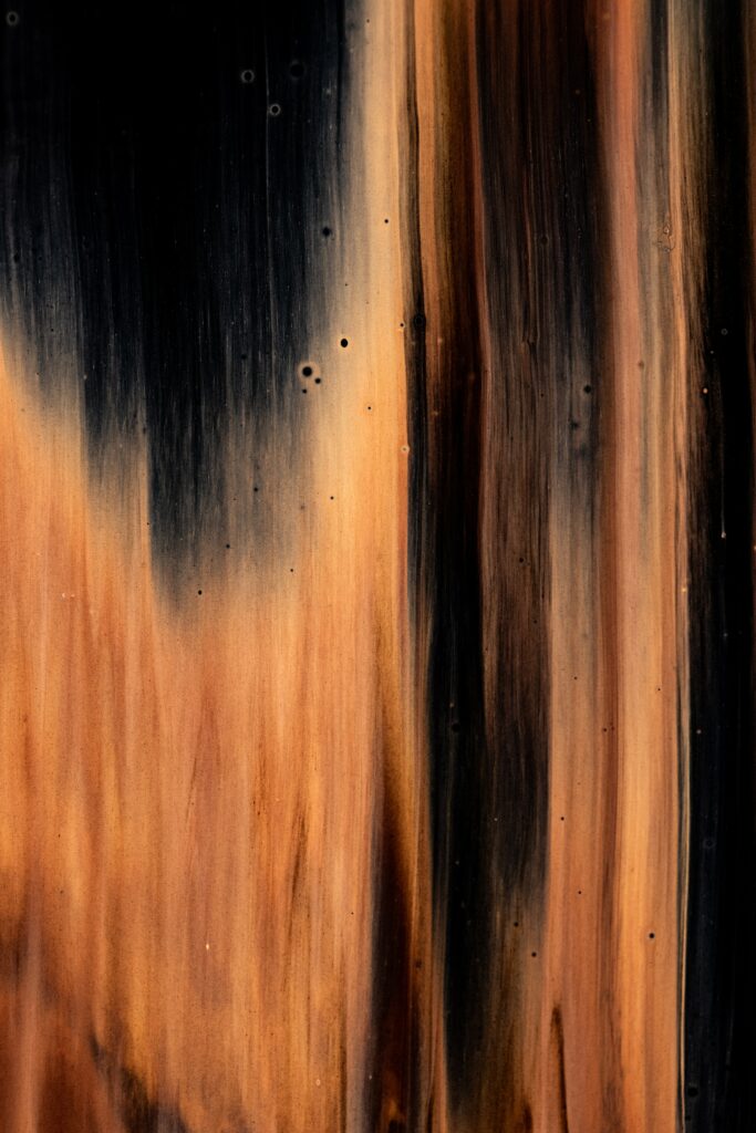 Elegant Abstract Wallpaper: Fluid Brown & Black Design Background