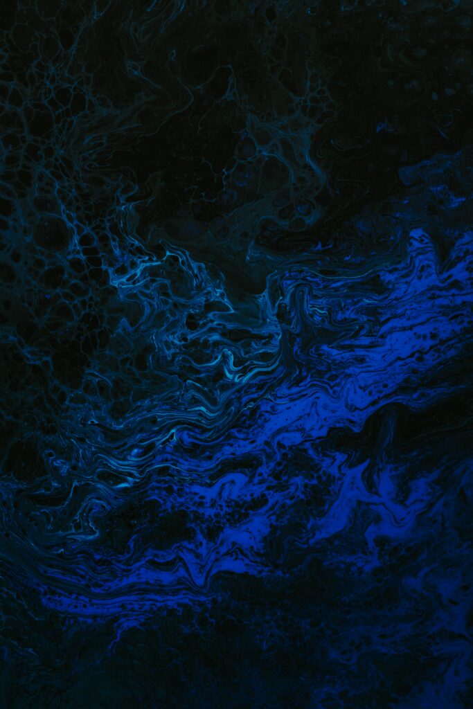 Deep Blue Abstract Wallpaper: Fluid Patterns & High-Resolution Background