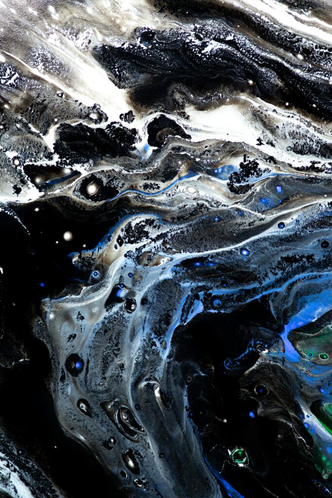Abstract Liquid Paint Wallpaper: Dynamic Black, White & Blue Design