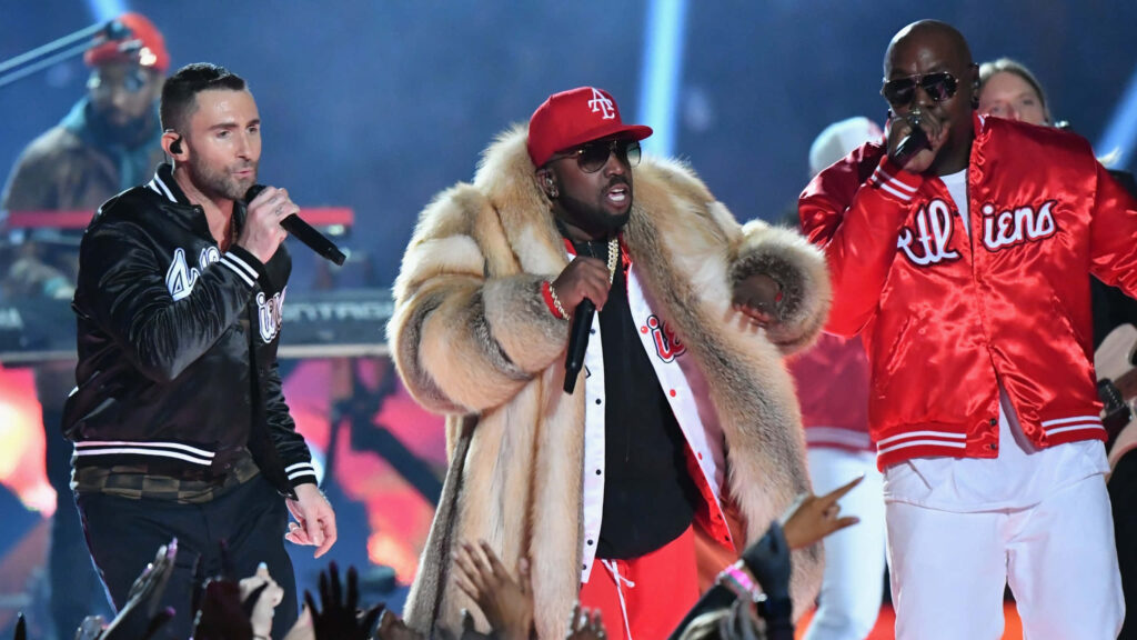 Adam Levine Big Boi Sleepy Brown live onstage energetic performance artists wallpaper background