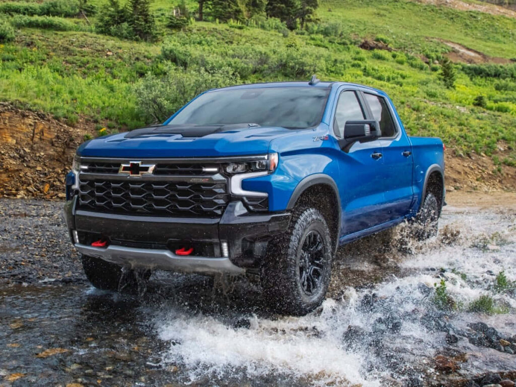 Chevrolet Truck Wallpaper: Adventure on a Rugged Water Trail