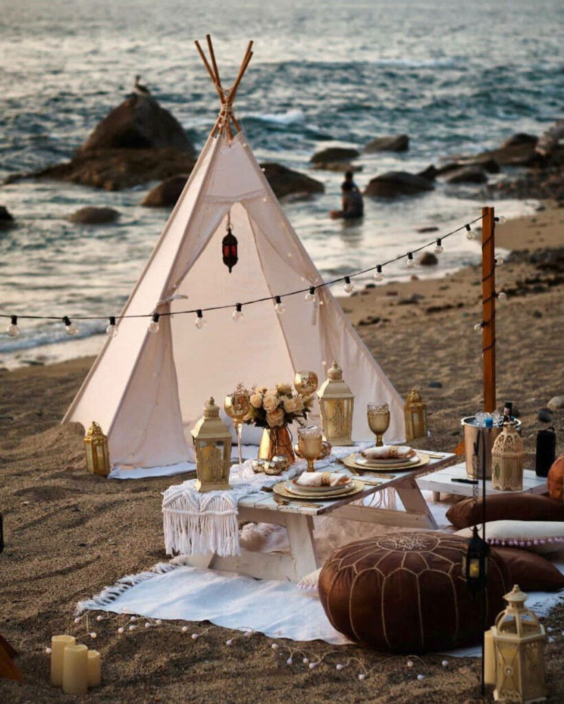 Aesthetic Beach Wallpaper: Cozy Tent & Picnicking by the Ocean