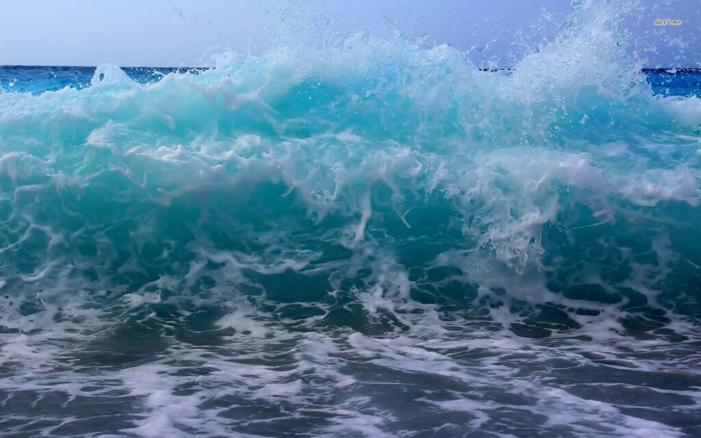 Aesthetic Beach Wallpaper: Vibrant Waves for Dynamic Laptop Background