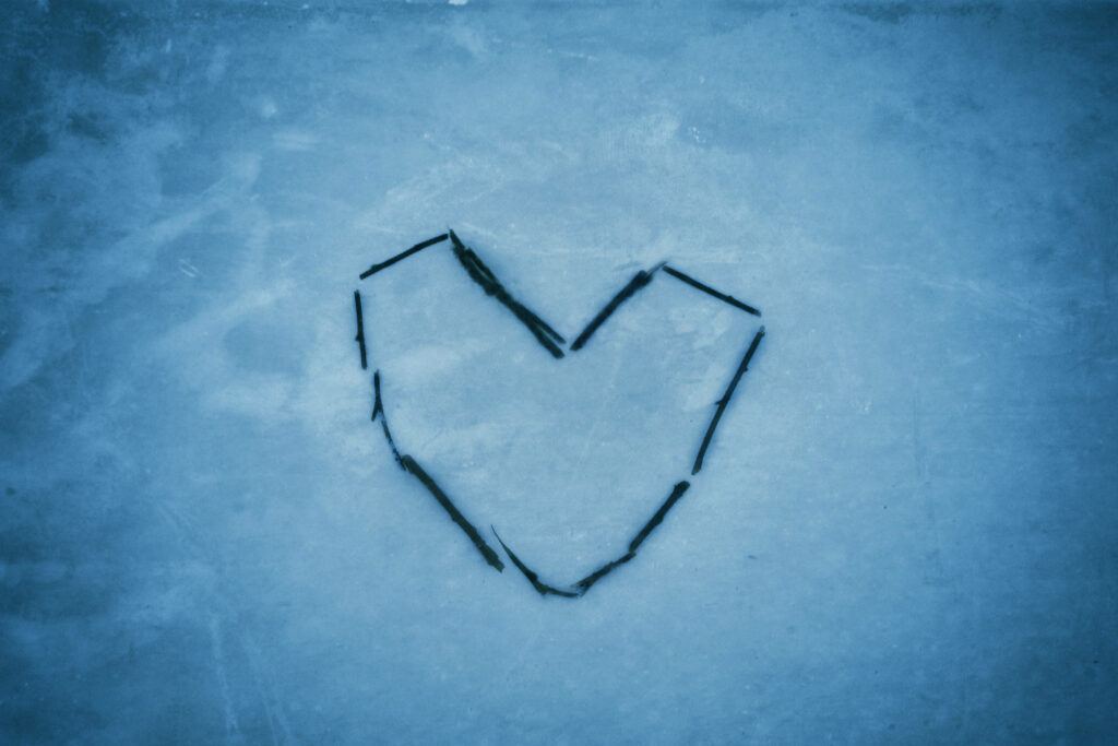 Tranquil Snowy Wallpaper: Heart Symbol Made of Sticks