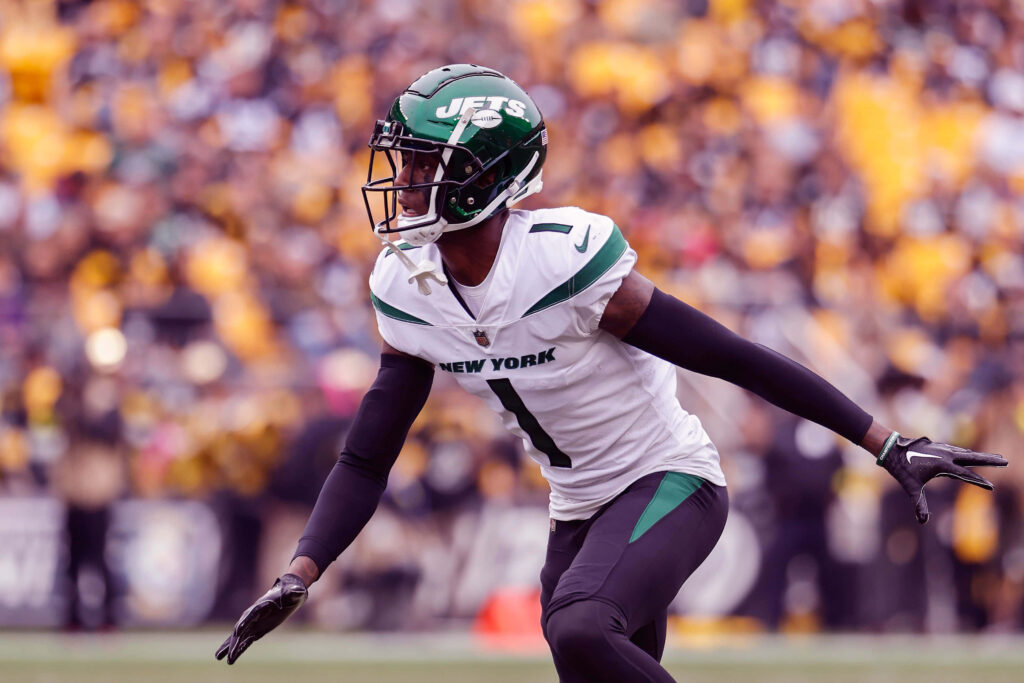Ahmad Gardner Action Wallpaper: Celebrating 2022’s Top Rookie