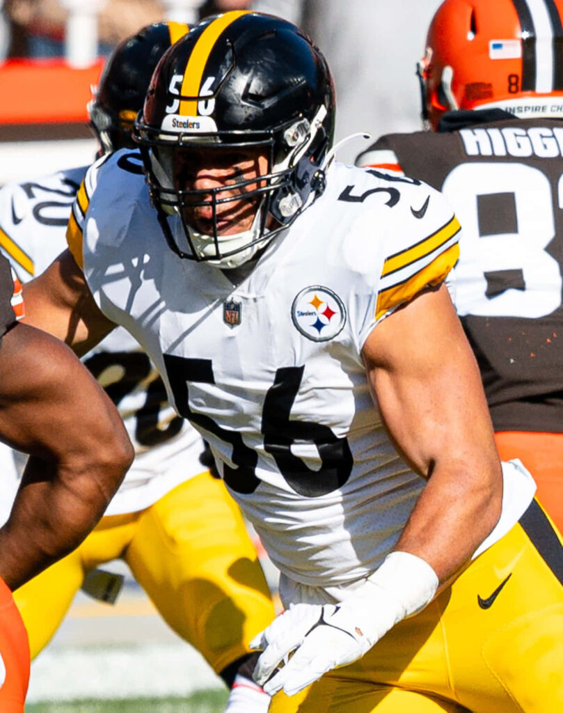 Alex Highsmith Pittsburgh Steelers in action showing intensity and athleticism on field Wallpaper