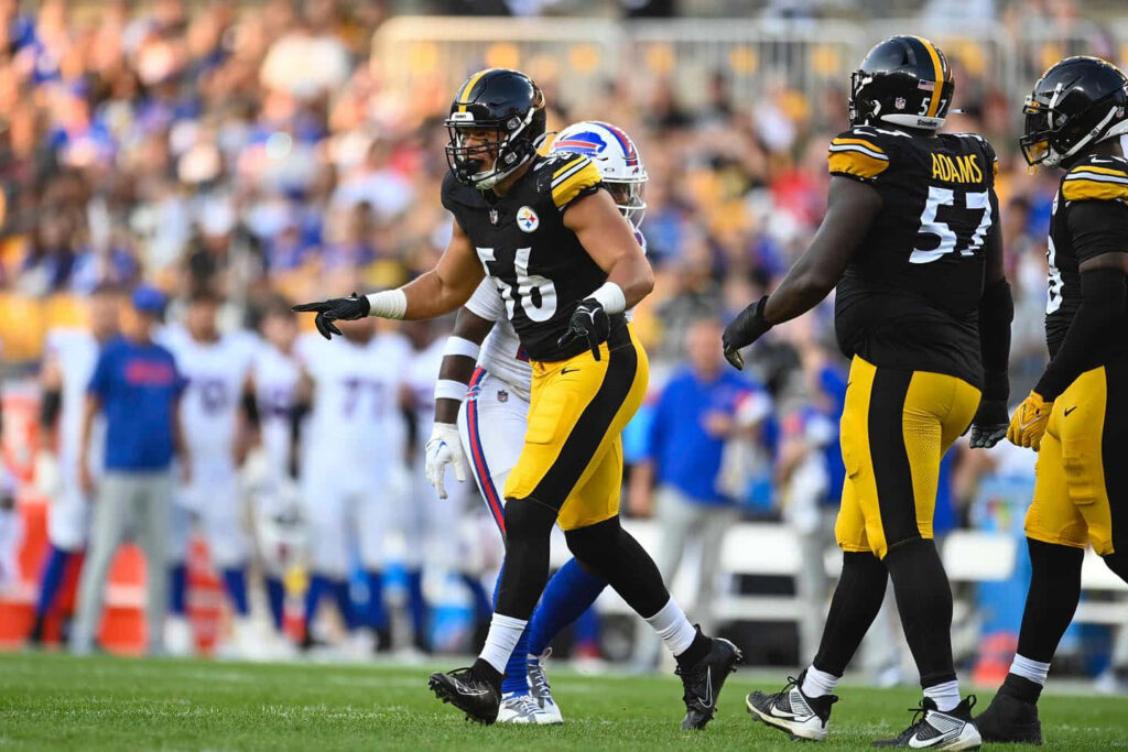 Alex Highsmith Pittsburgh Steelers linebacker intense game action wallpaper background