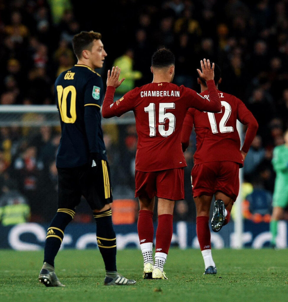 Alex Oxlade-Chamberlain Action Wallpaper Background with Teammates