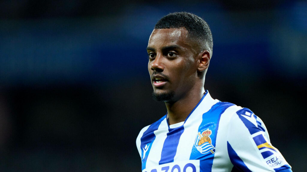 Alexander Isak Real Sociedad football action dynamic wallpaper background Spain striker