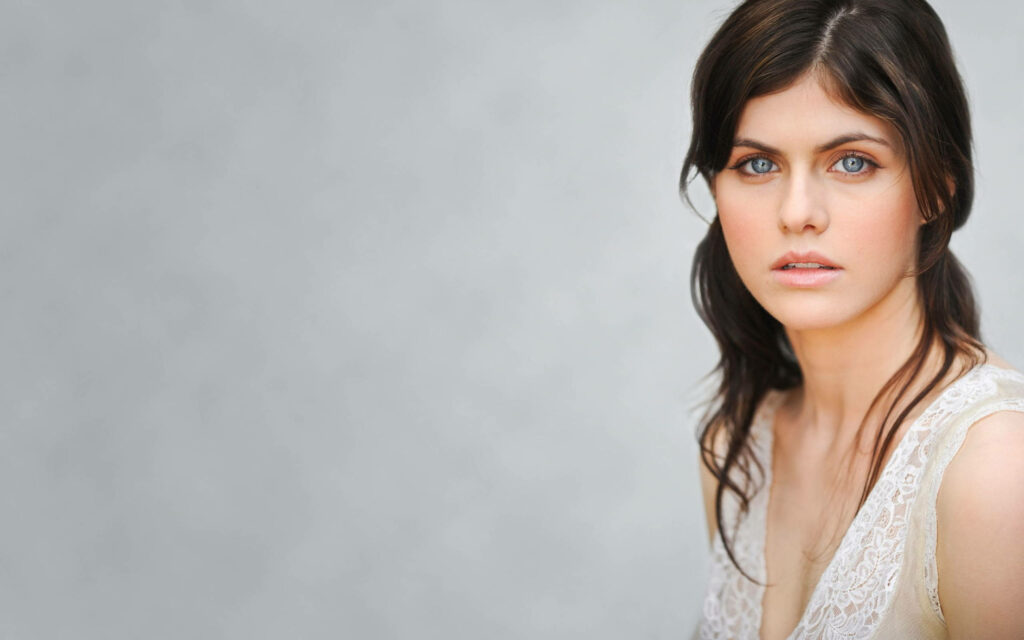 Alexandra Daddario soft expression natural look gentle appearance light minimal wallpaper background