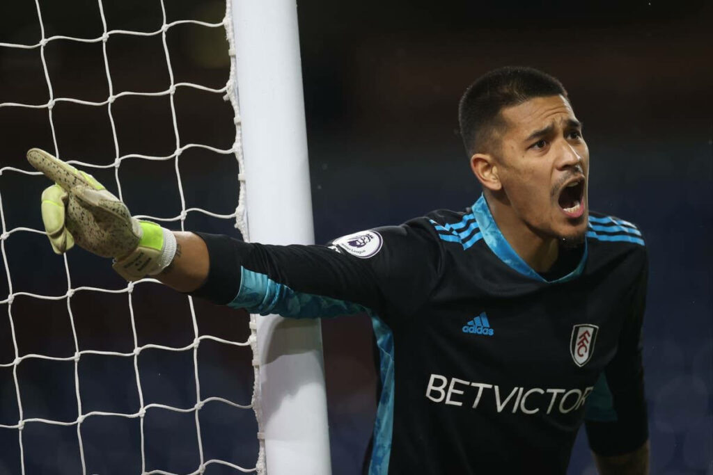 Alphonse Areola Fulham goalkeeper pointing right directing defense during football match wallpaper