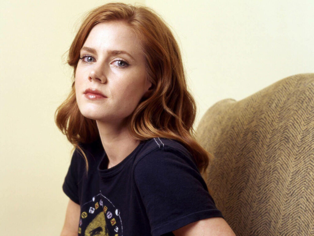 Amy Adams relaxed natural pose red hair calm expression simple wallpaper background