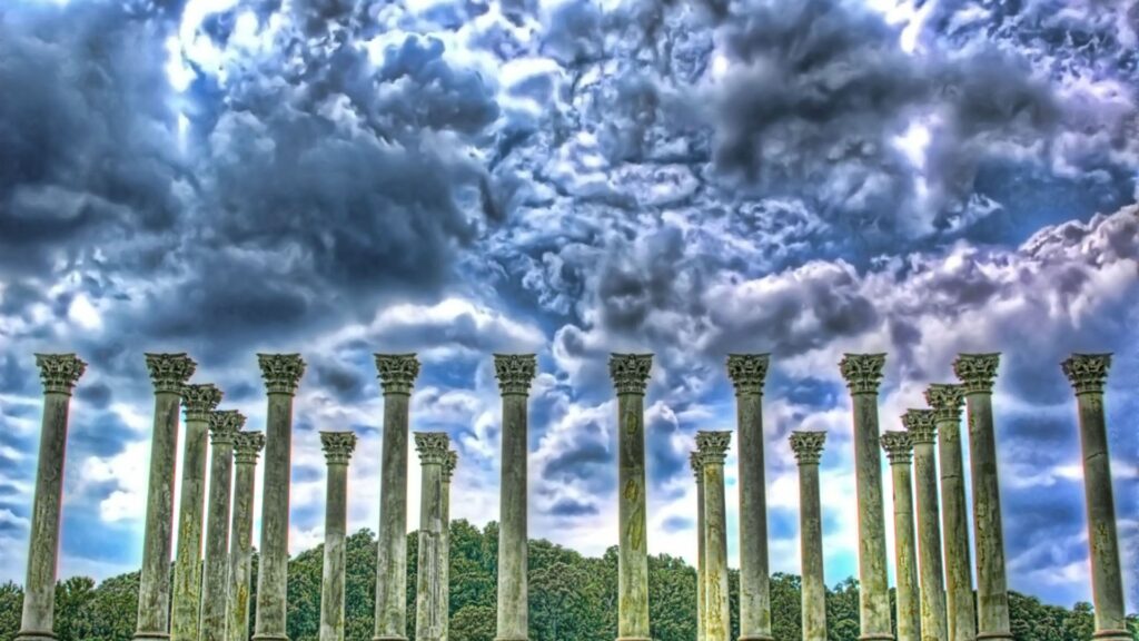 Vibrant HDR Wallpaper: Ancient Columns & Lush Greenery Scene