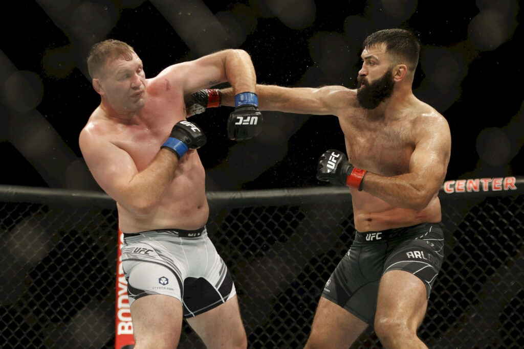 Andrei Arlovski and Jared Vanderaa exchange powerful UFC 271 strikes in intense Octagon battle wallpaper
