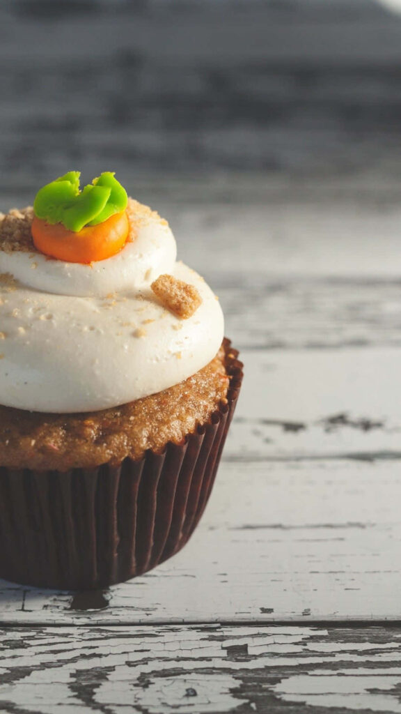 Deliciously Sweet Carrot Cupcake: A Tasty Dessert Delight! Wallpaper