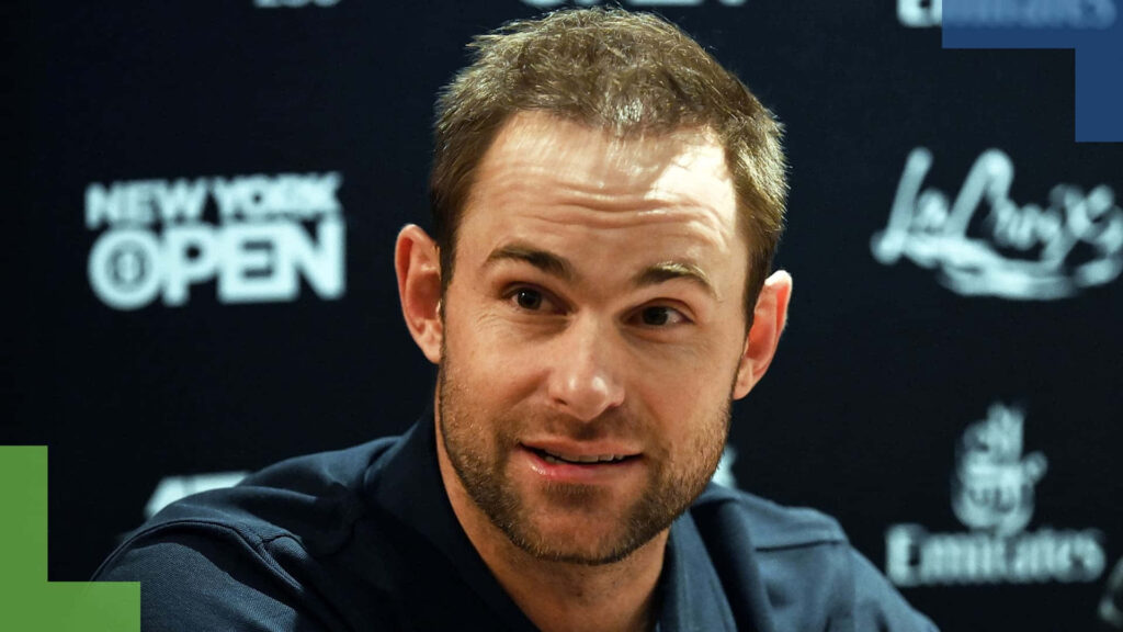 Professional tennis player Andy Roddick smiling during New York Open interview wallpaper background