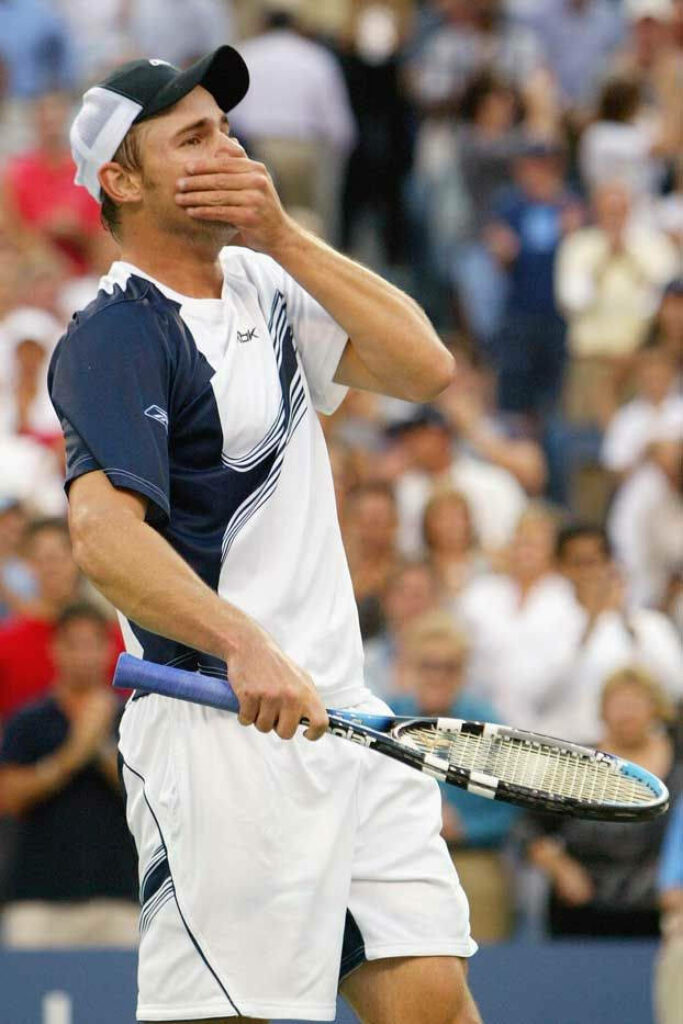 Andy Roddick surprised expression tennis match dynamic wallpaper court action background