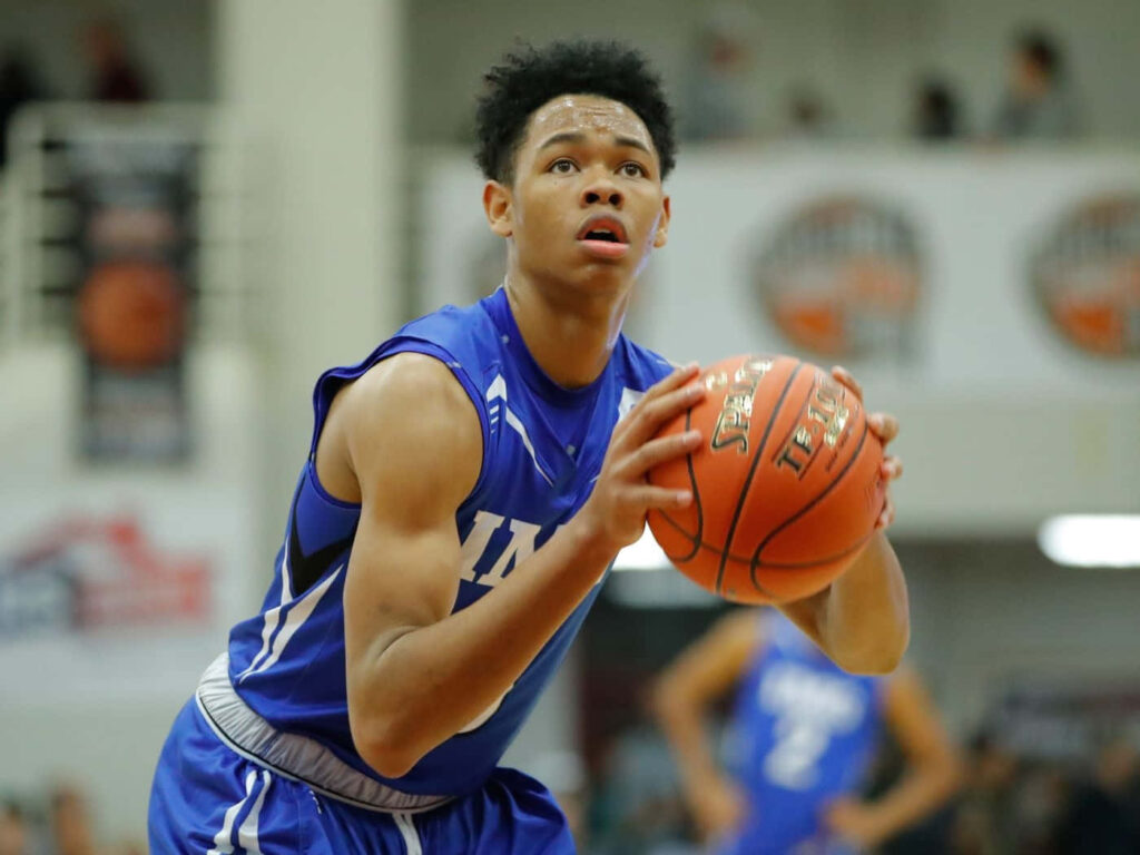 Anfernee Simons focused preparing free throw basketball game dynamic wallpaper background