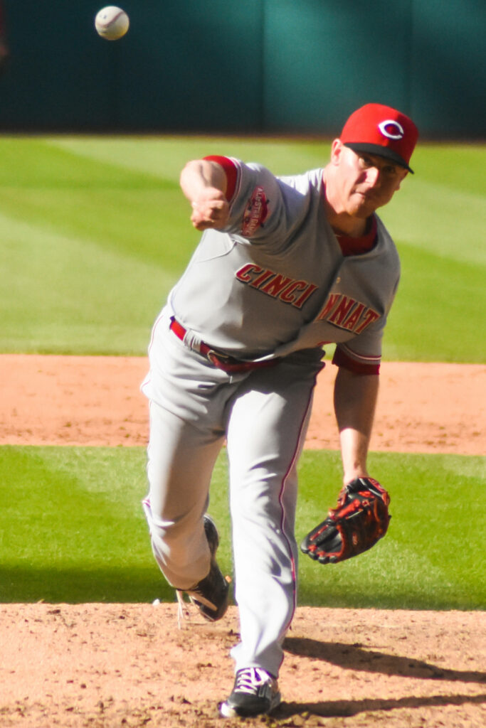 Anthony DeSclafani Cincinnati Reds pitching mid throw baseball wallpaper background