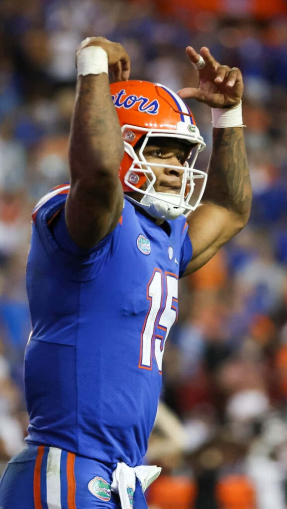 Anthony Richardson celebrates in Florida Gators football uniform on field dynamic wallpaper background