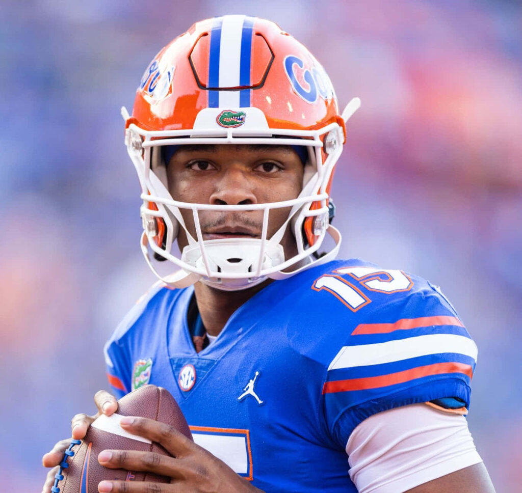 Anthony Richardson in Florida Gators uniform focused ready to throw football game action wallpaper