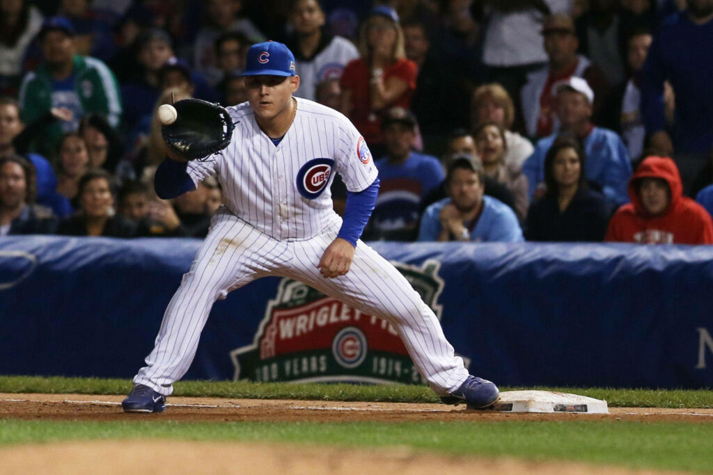 Anthony Rizzo catching ball at first base Chicago Cubs defensive skills baseball wallpaper