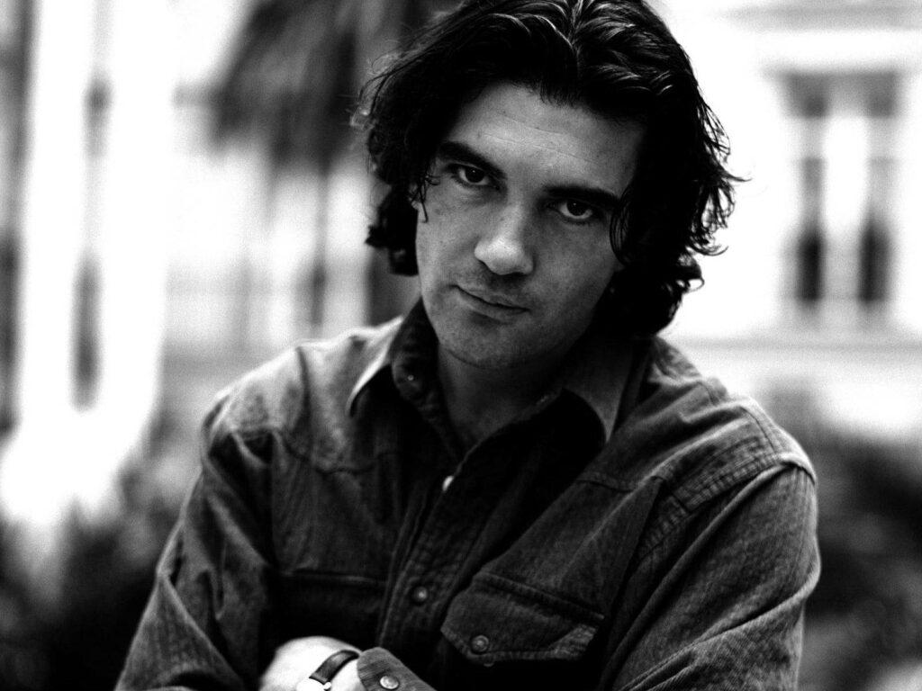 Antonio Banderas intense brooding black and white Desperado wallpaper background iconic role