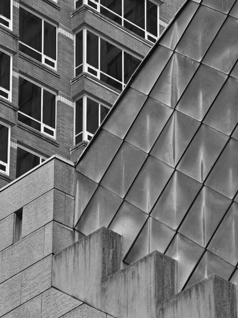 Geometric Black and White Wallpaper: Modern Architectural Patterns