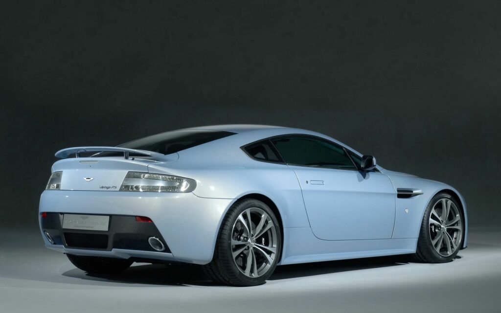 Aston Martin V12 Vantage RS Concept: Elegant Studio Elegance Wallpaper