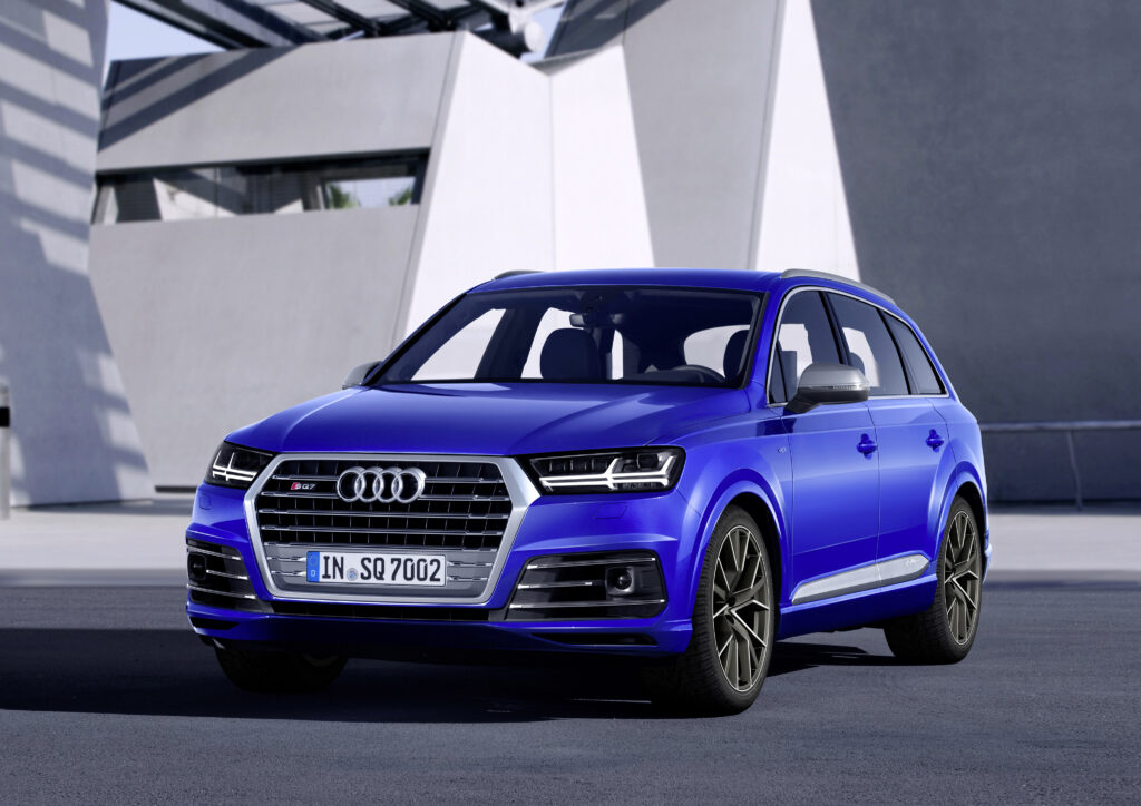 Stunning Blue Audi SQ7 TDI Wallpaper: Luxury & Performance